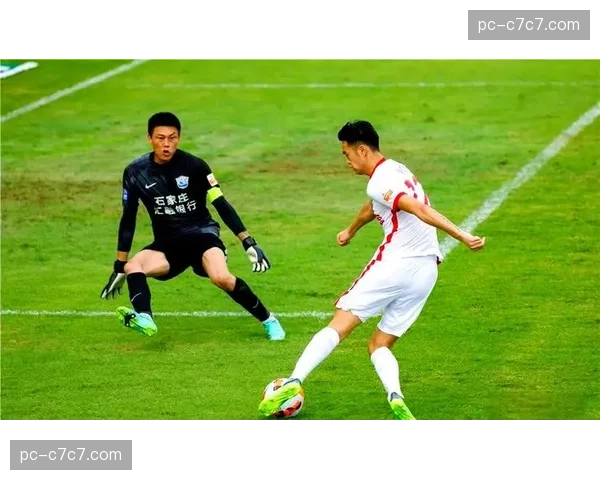 梅州客家门将贡献五次扑救，力保球门不失对抗客队高达72%的控球率